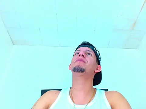 kevin  fox  online show from 10/17/25, 07:16