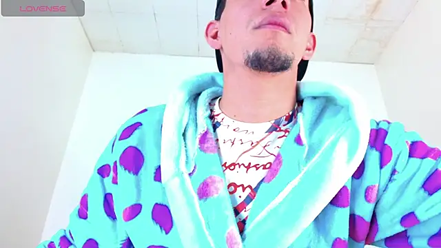 kevin  fox  online show from 11/14/25, 07:12