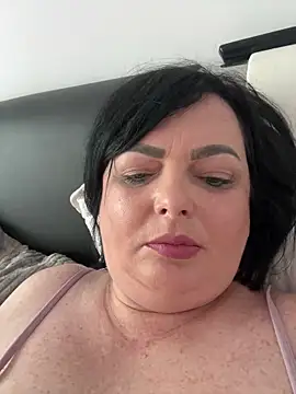 Amandamuller1982 online show from 01/28/25, 07:00