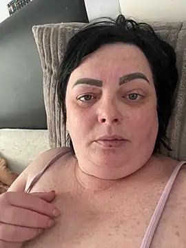 Amandamuller1982 online show from 02/27/25, 10:37