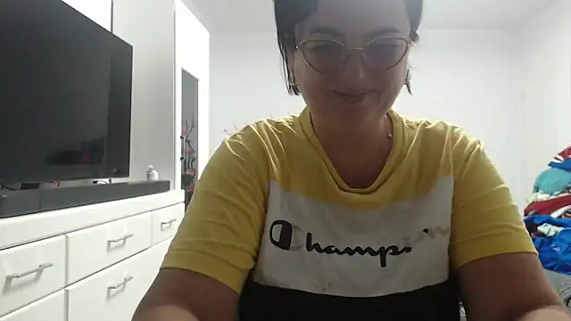 Amandamuller1982 online show from 09/18/25, 09:28