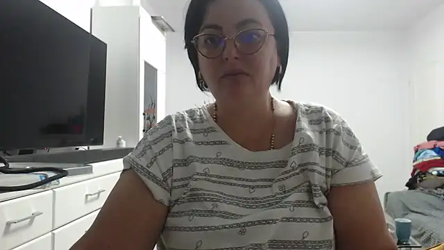 Amandamuller1982 online show from 10/04/25, 09:57