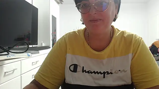 Amandamuller1982 online show from 10/14/25, 08:42