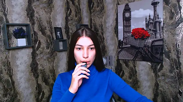 Snapshot of KarolinaRosse_ chatting on 01/10/25, 07:04 KarolinaRosse online show from 01/10/25, 07:04