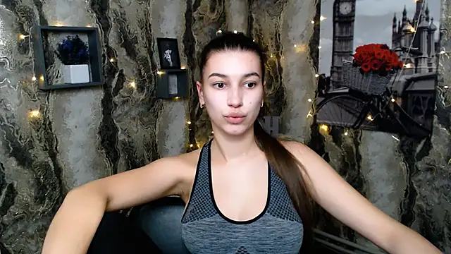 Snapshot of KarolinaRosse_ chatting on 02/05/25, 10:19 KarolinaRosse online show from 02/05/25, 10:19