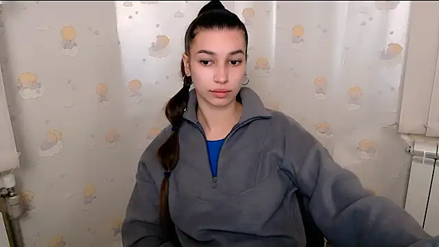Snapshot of KarolinaRosse_ chatting on 02/08/25, 07:04 KarolinaRosse online show from 02/08/25, 07:04