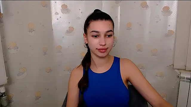 Snapshot of KarolinaRosse_ chatting on 02/08/25, 10:07 KarolinaRosse online show from 02/08/25, 10:07
