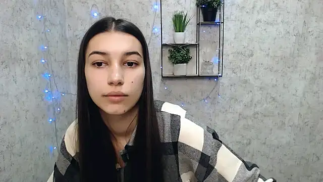 Snapshot of KarolinaRosse_ chatting on 02/17/25, 06:42 KarolinaRosse online show from 02/17/25, 06:42