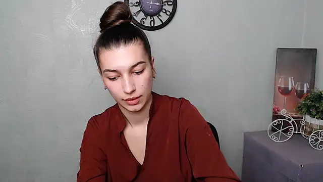 Snapshot of KarolinaRosse_ chatting on 03/03/25, 12:58 KarolinaRosse online show from 03/03/25, 12:58