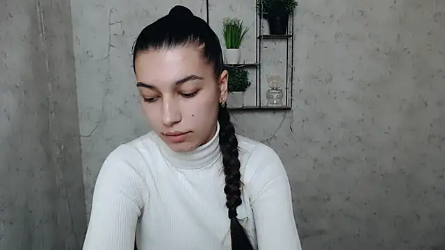Snapshot of KarolinaRosse_ chatting on 03/04/25, 10:02 KarolinaRosse online show from 03/04/25, 10:02