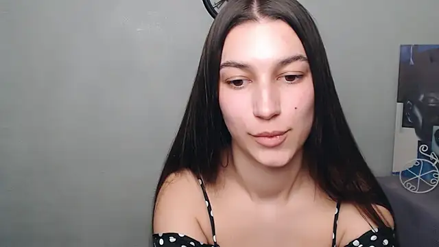 Snapshot of KarolinaRosse_ chatting on 03/14/25, 02:41 KarolinaRosse online show from 03/14/25, 02:41