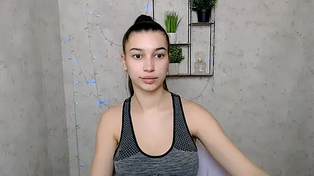 Snapshot of KarolinaRosse_ chatting on 03/18/25, 10:36 KarolinaRosse online show from 03/18/25, 10:36