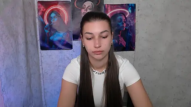 Snapshot of KarolinaRosse_ chatting on 09/23/25, 05:10 KarolinaRosse online show from 09/23/25, 05:10