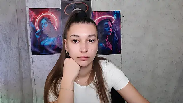 KarolinaRosse  online show from 10/15/25, 05:40