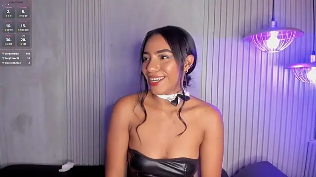 Snapshot of ChloeTayylor_ chatting on 01/06/25, 11:42 ChloeTayylor online show from 01/06/25, 11:42