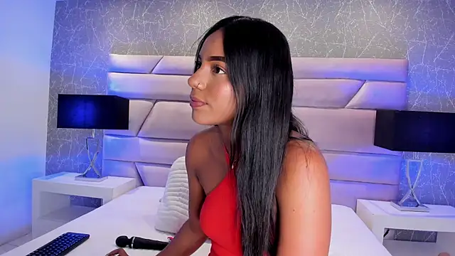 ChloeTayylor  online show from 11/05/25, 07:47