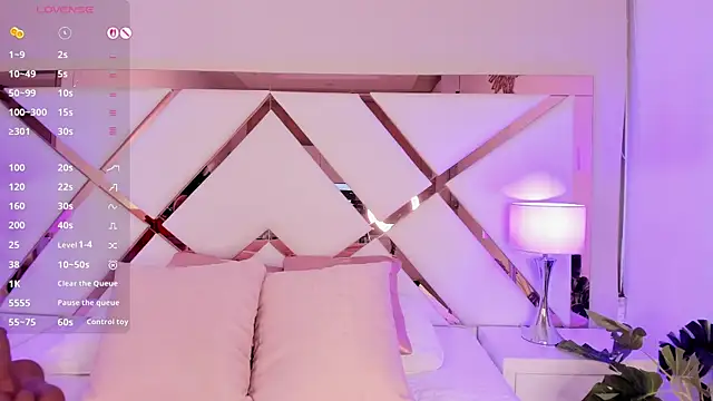 ChloeTayylor  online show from 11/06/25, 08:21