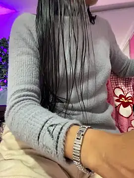 Snapshot of bonnie_18x chatting on 11/10/25, 04:22 bonnie 18x online show from 11/10/25, 04:22