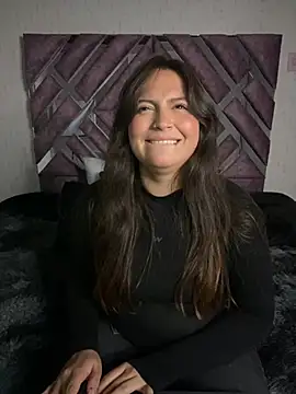 Snapshot of PoliBenett_ chatting on 01/02/25, 11:16 PoliBenett online show from 01/02/25, 11:16