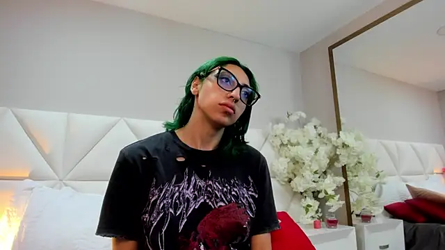 Im gaia online show from 03/20/25, 01:15