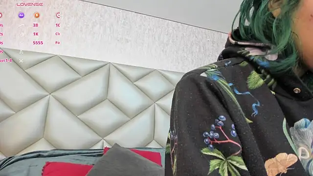 Im gaia online show from 11/18/25, 12:09