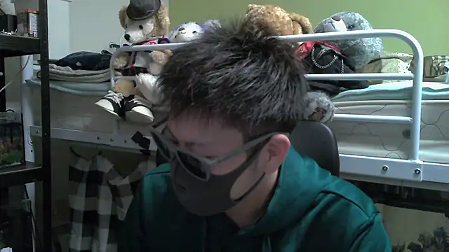 Snapshot of Owl1216 chatting on 12/16/24, 01:54 Owl1216 online show from 12/16/24, 01:54