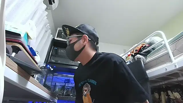 Snapshot of Owl1216 chatting on 01/11/25, 12:50 Owl1216 online show from 01/11/25, 12:50