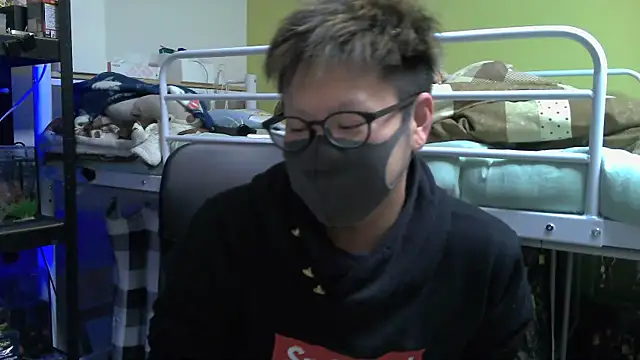 Snapshot of Owl1216 chatting on 02/24/25, 01:53 Owl1216 online show from 02/24/25, 01:53