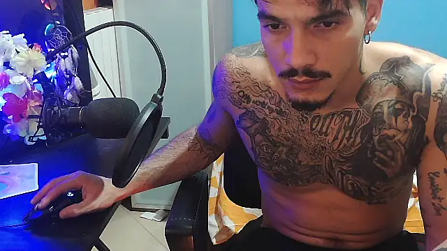 Badboyi1997 online show from 10/06/25, 01:03