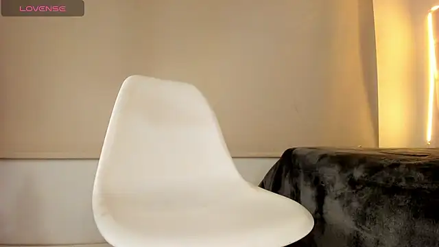 Snapshot of Hanna_Clark_ chatting on 02/22/25, 12:49 Hanna Clark online show from 02/22/25, 12:49