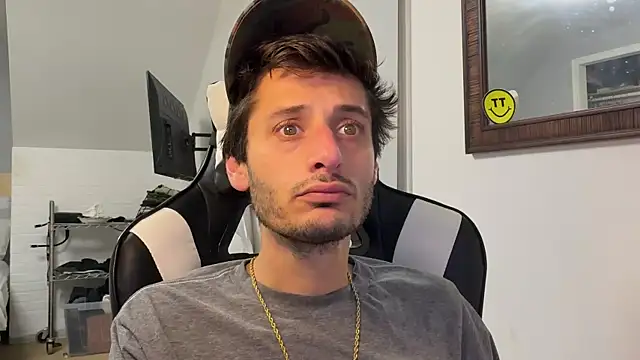 Snapshot of Dylansd chatting on 12/24/24, 10:28 Dylansd online show from 12/24/24, 10:28