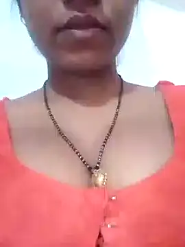 Snapshot of riya_houswife chatting on 12/24/24, 09:28 riya houswife online show from 12/24/24, 09:28