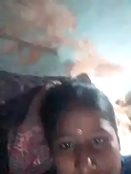 Snapshot of riya_houswife chatting on 11/12/25, 11:10 riya houswife online show from 11/12/25, 11:10