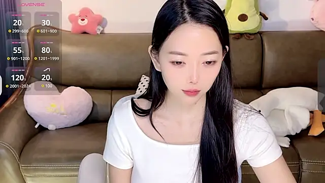 Snapshot of Yilin1999 chatting on 01/23/25, 07:11 Yilin1999 online show from 01/23/25, 07:11