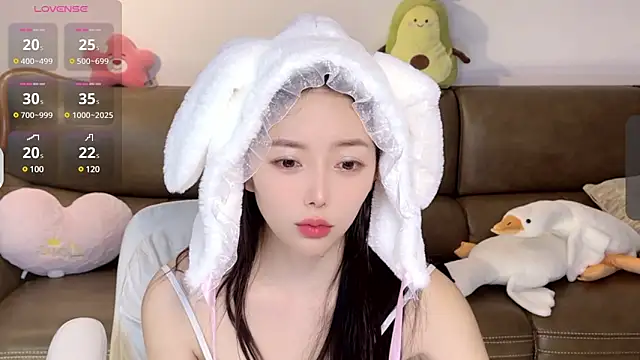 Snapshot of Yilin1999 chatting on 02/20/25, 02:40 Yilin1999 online show from 02/20/25, 02:40