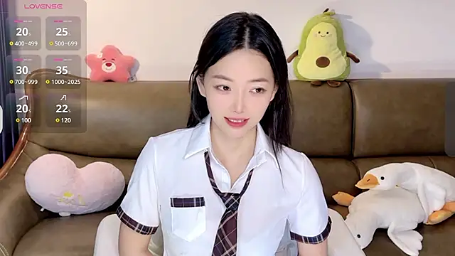 Snapshot of Yilin1999 chatting on 02/20/25, 10:04 Yilin1999 online show from 02/20/25, 10:04