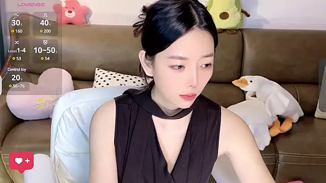 Snapshot of Yilin1999 chatting on 03/10/25, 03:20 Yilin1999 online show from 03/10/25, 03:20