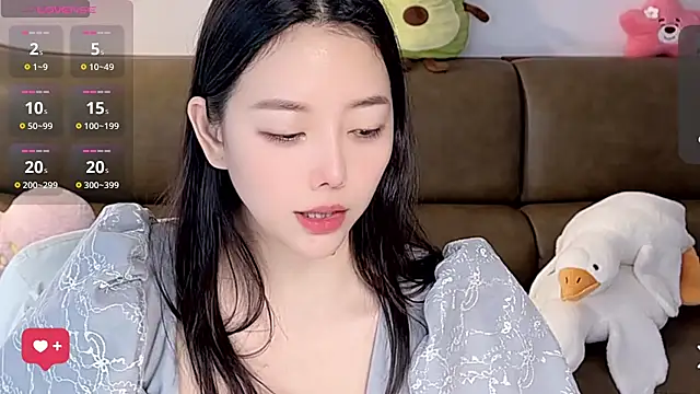 Snapshot of Yilin1999 chatting on 09/23/25, 08:39 Yilin1999 online show from 09/23/25, 08:39