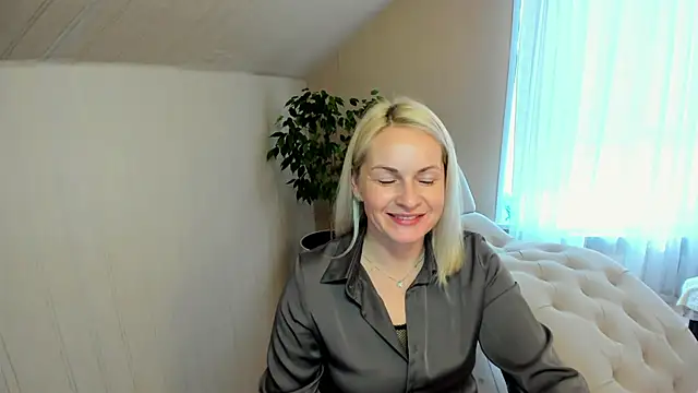 Alicee Gracee online show from 12/17/24, 11:17