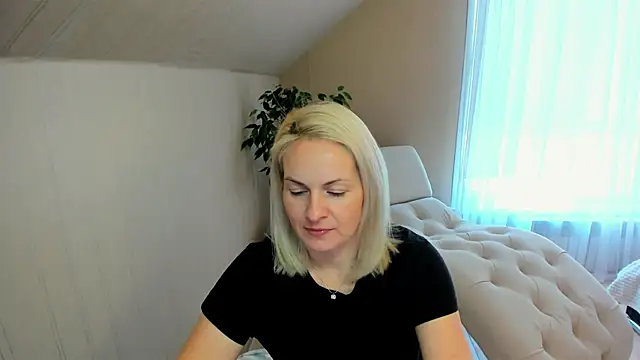 Alicee Gracee online show from 12/21/24, 08:18