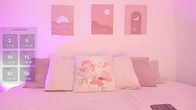 Snapshot of Mia_Heartt chatting on 02/10/25, 10:40 Mia Heartt online show from 02/10/25, 10:40