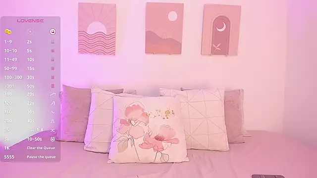 Snapshot of Mia_Heartt chatting on 02/17/25, 06:48 Mia Heartt online show from 02/17/25, 06:48