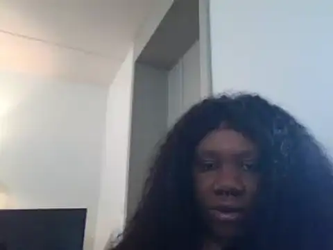 Snapshot of bonbonaumiel chatting on 12/03/24, 11:44 bonbonaumiel online show from 12/03/24, 11:44