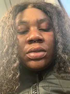 Snapshot of bonbonaumiel chatting on 12/21/24, 07:13 bonbonaumiel online show from 12/21/24, 07:13