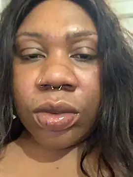 Snapshot of bonbonaumiel chatting on 12/24/24, 08:27 bonbonaumiel online show from 12/24/24, 08:27