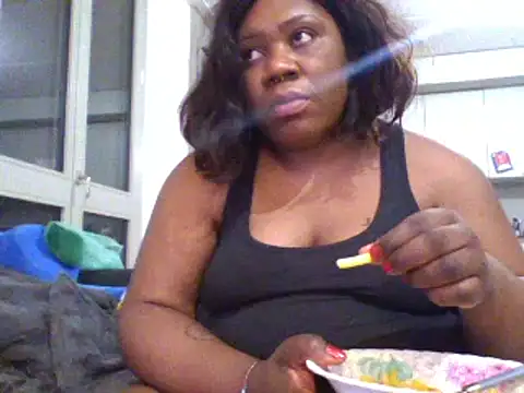 Snapshot of bonbonaumiel chatting on 12/25/24, 11:31 bonbonaumiel online show from 12/25/24, 11:31