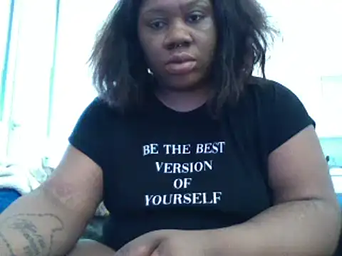 Snapshot of bonbonaumiel chatting on 01/01/25, 11:05 bonbonaumiel online show from 01/01/25, 11:05