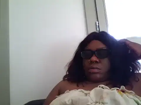 Snapshot of bonbonaumiel chatting on 01/03/25, 01:47 bonbonaumiel online show from 01/03/25, 01:47