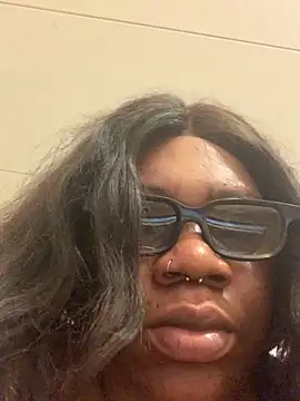 Snapshot of bonbonaumiel chatting on 01/04/25, 05:16 bonbonaumiel online show from 01/04/25, 05:16