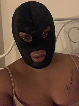 Snapshot of bonbonaumiel chatting on 01/14/25, 07:21 bonbonaumiel online show from 01/14/25, 07:21